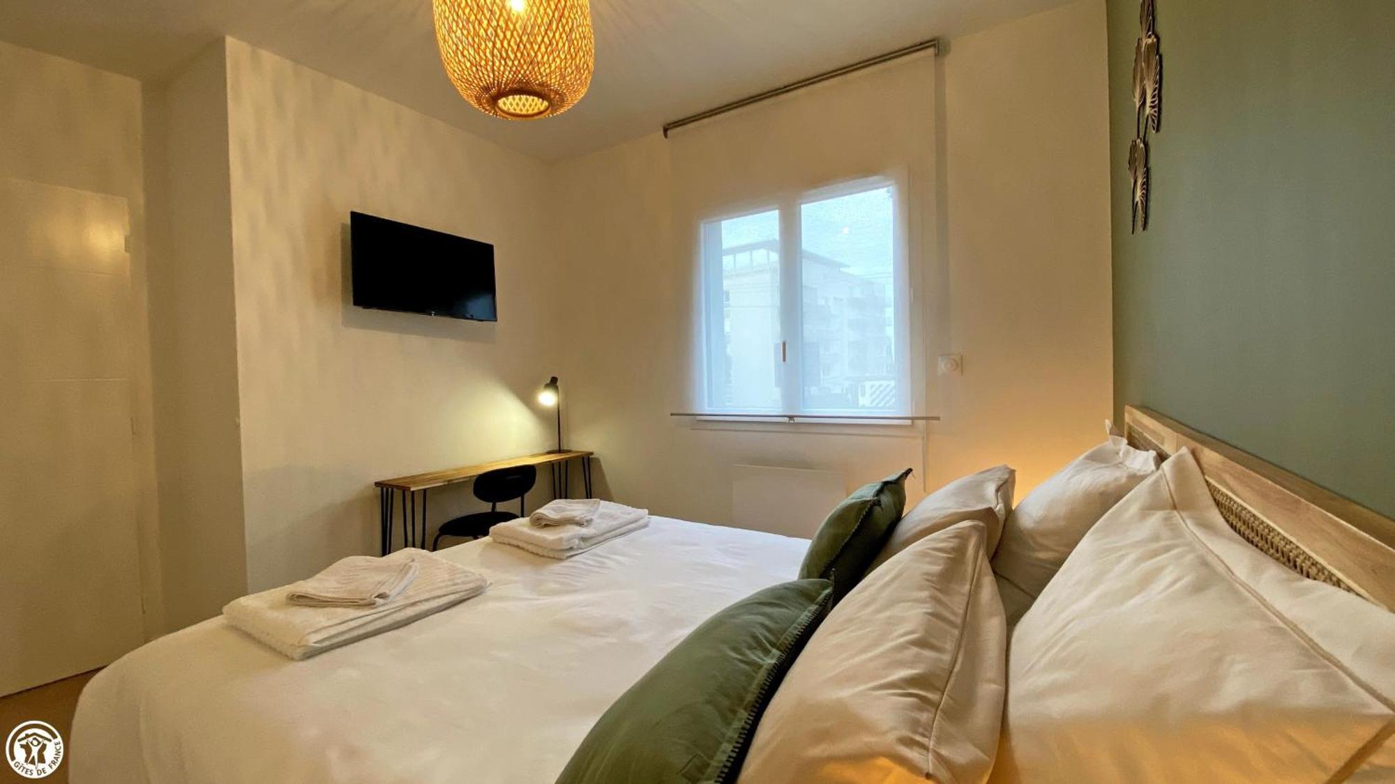 Breakislebed 3 Maisons Chu Limoges Exterior foto